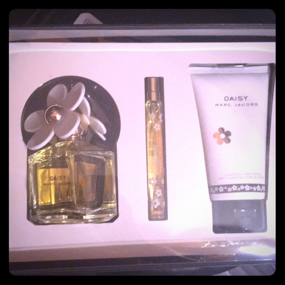 Marc Jacobs Daisy